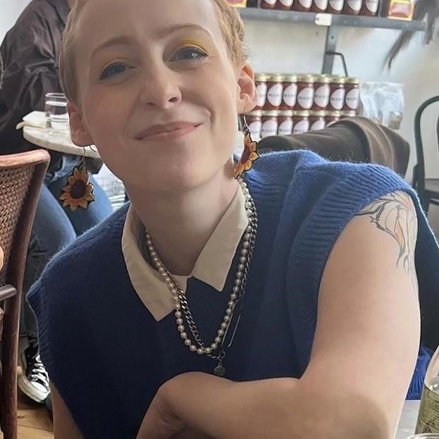 'Embodiment of a sunbeam': ºÃÉ«tv actor, musician Samantha Weinstein dies at 28